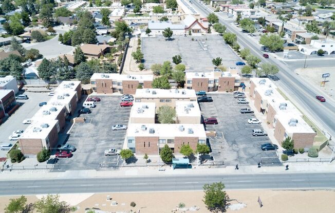 2 beds, 1.5 baths, 800 sqft, $1,055, Unit Unit 22