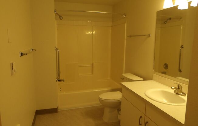 2 beds, 2 baths, 1,240 sqft, $1,940, Unit L58