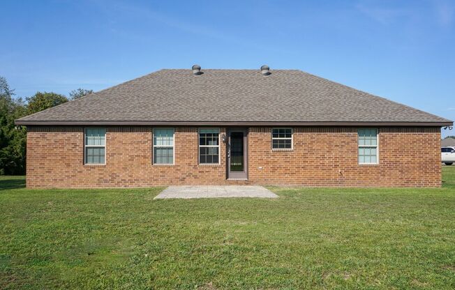 4 beds, 2 baths, $1,595