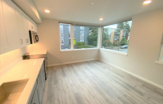 Studio, 1 bath, 285 sqft, $1,425, Unit 304