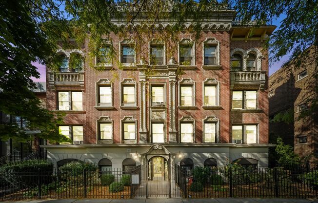 Studio, 1 bath, 402 sqft, $1,295, Unit 205