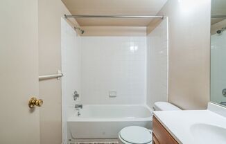 1 bed, 1 bath, 704 sqft, $1,450, Unit A12