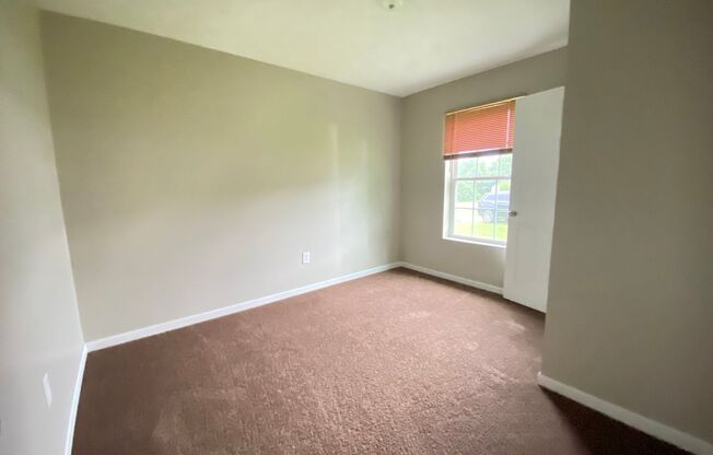 3 beds, 2 baths, $1,600