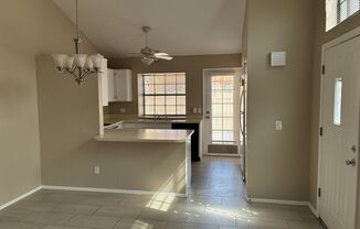 **BEAUTIFUL & SPACIOUS 2 BEDROOM/1 BATHROOM TOWNHOUSE IN SCOTTDALE!! (TATUM BLVD & BELL RD)**