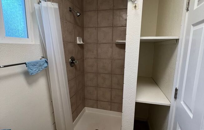 Studio, 1 bath, $950