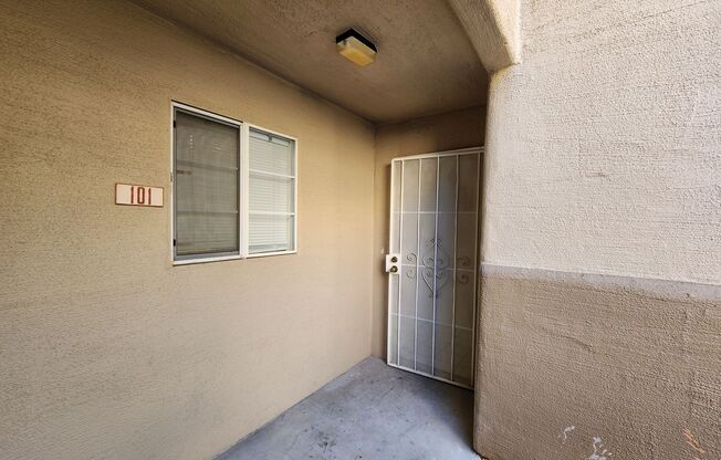 Beautiful 2 Bedroom, 2 Bath Condo in Summerlin