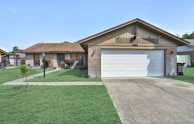 3 bedroom/ 2 bathroom home on the Westside!