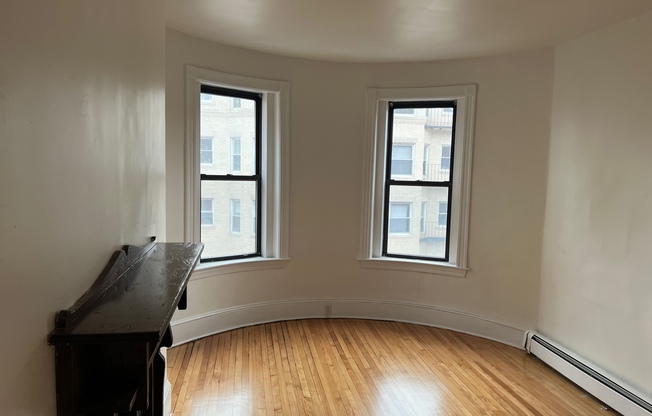 19 HEMENWAY ST