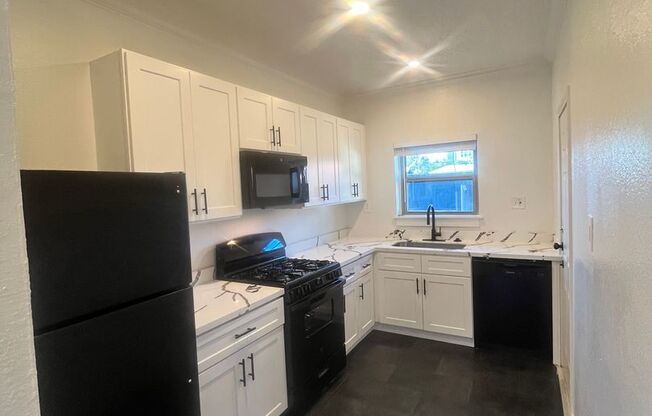 Studio, 1 bath, 600 sqft, $1,199, Unit 1522-04