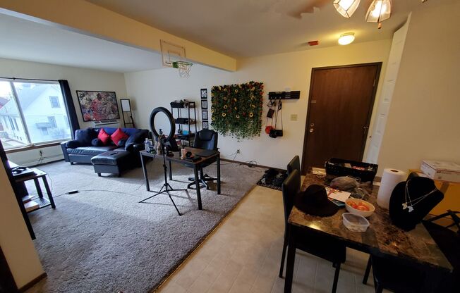 1 bed, 1 bath, $895, Unit 62