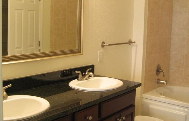 2 beds, 2 baths, 1,168 sqft, $1,650, Unit 2102