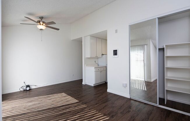 Studio, 1 bath, 410 sqft, $1,795, Unit 048