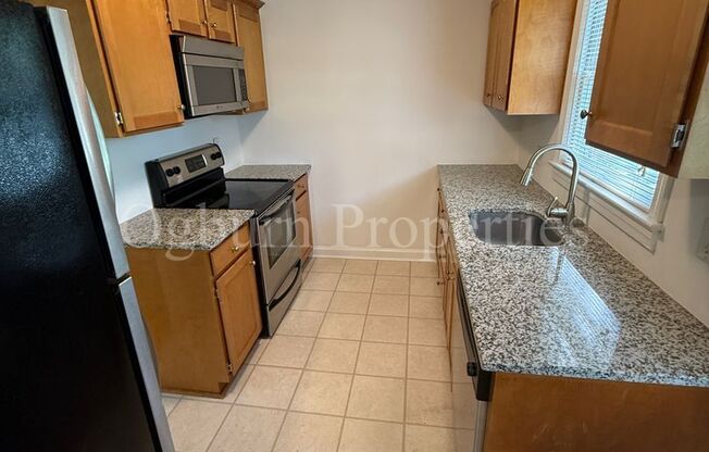 144 Lawndale Dr-3BR/1BA-Country Club Rd. Area HOME!!!