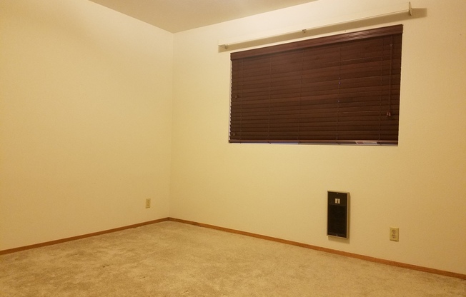 3 beds, 2 baths, $2,300