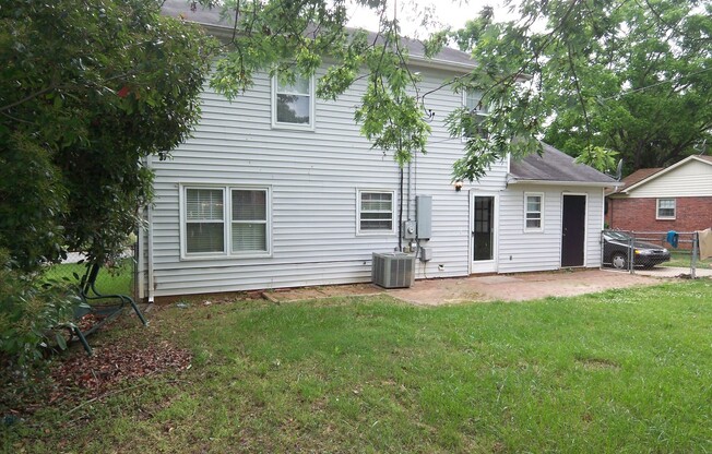 3 beds, 1.5 baths, $1,695