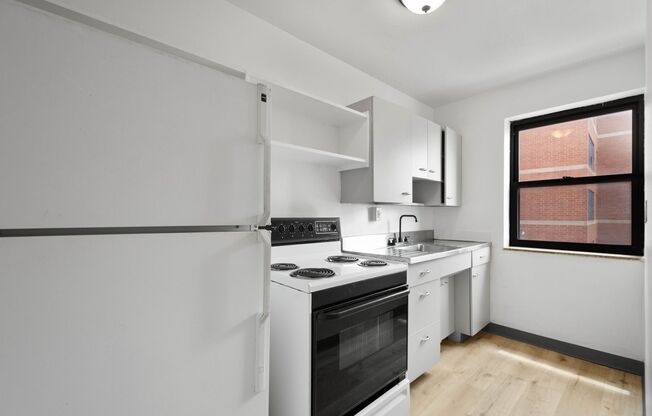 1 bed, 1 bath, 800 sqft, $450, Unit 2117 Brownsville Road - B21