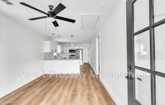 618 E WALDBURG