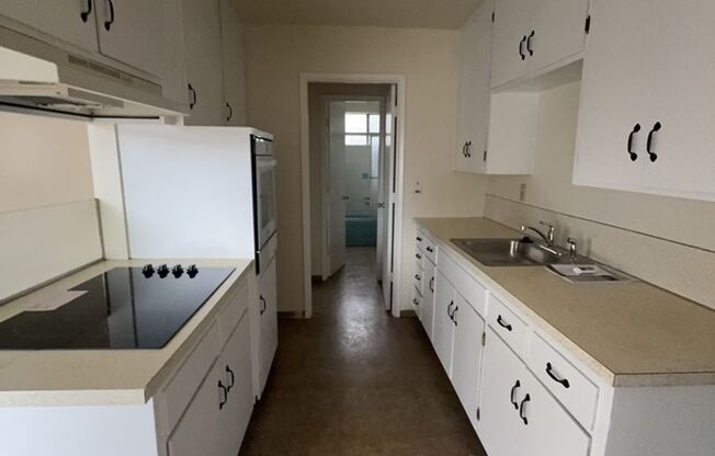 1 bed, 1 bath, $1,050, Unit #A