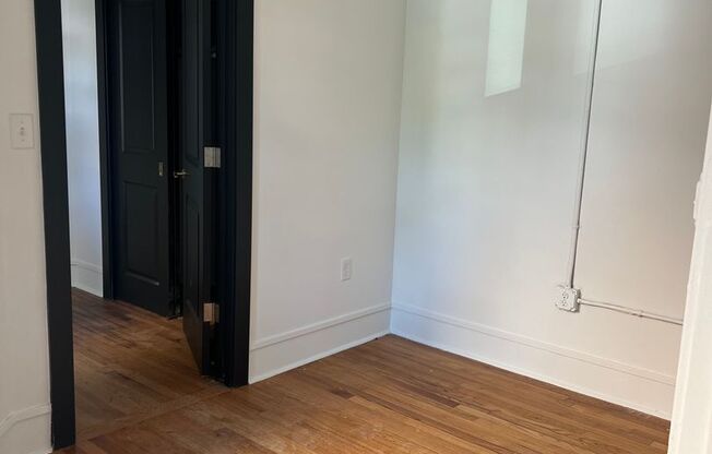 1 bed, 1 bath, 371 sqft, $780, Unit 403