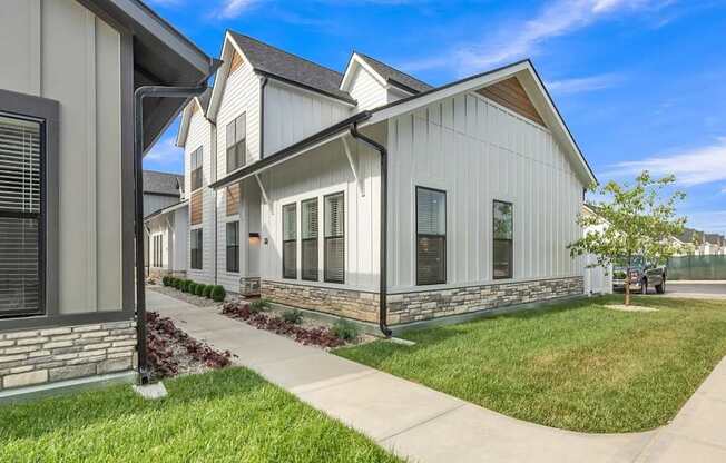 Slate at Fishers District Modern Villas and Townhomes in Fishers, Indiana Exterior