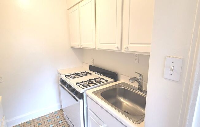 1 bed, 1 bath, $1,145, Unit 409
