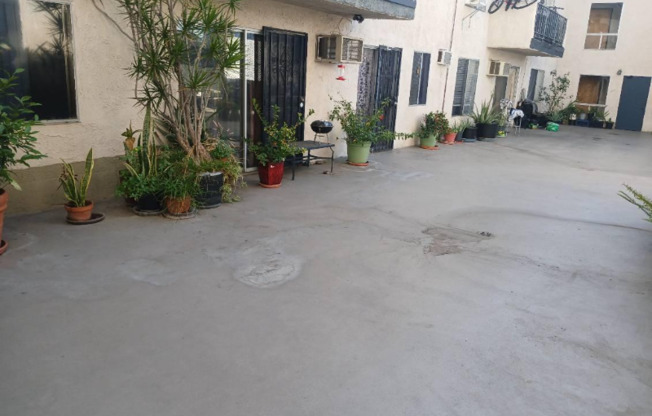 1405 N NEW HAMPSHIRE 106