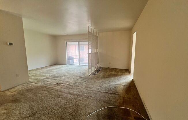 Charming 2 BR/1 BA Condo in Silver Spring!