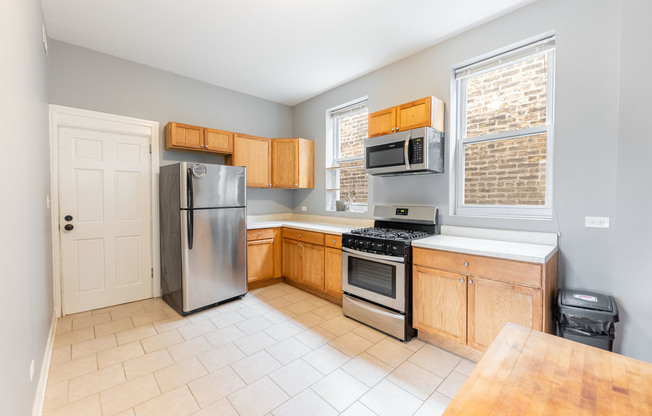 2202 West 21st Place
