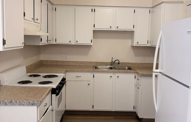 2 beds, 1 bath, 885 sqft, $1,150, Unit 764