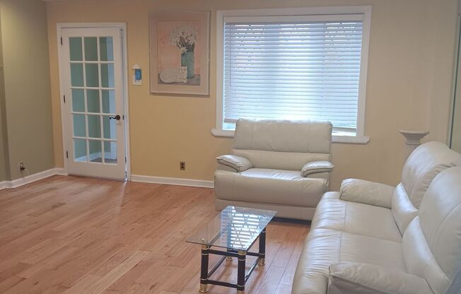 3 beds, 1 bath, $1,950