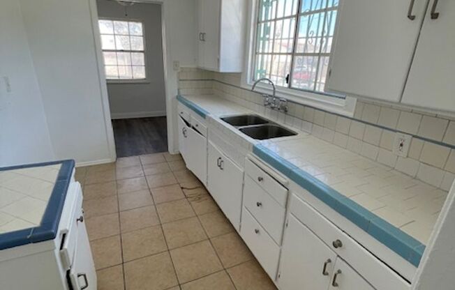 1 bed, 1 bath, $1,650, Unit 3480