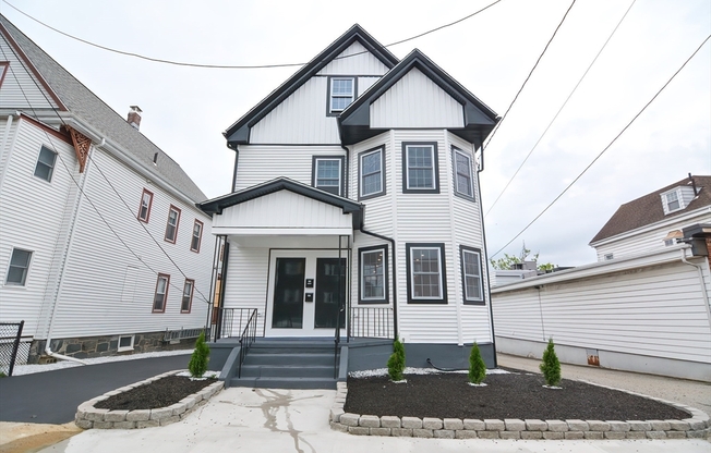 300 302 MAIN ST