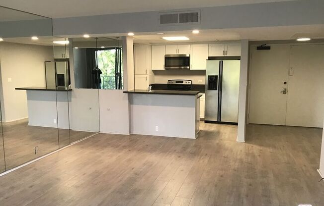 2 beds, 2 baths, 1,100 sqft, $4,595, Unit 705