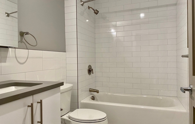 2 beds, 1.5 baths, 775 sqft, $4,600, Unit 530