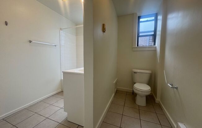 1 bed, 1 bath, 410 sqft, $1,599, Unit 3510 Louisa St. #07