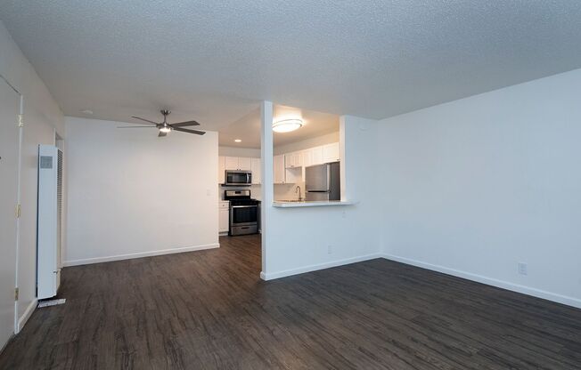 1 bed, 1 bath, $2,395, Unit 90-05