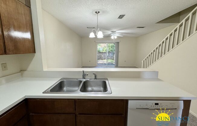 Charming Two-Story 2 Bedroom Home in Fort Walton Beach!