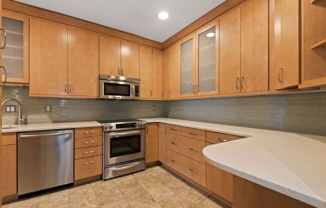 2 beds, 2.5 baths, $4,099, Unit UNIT D