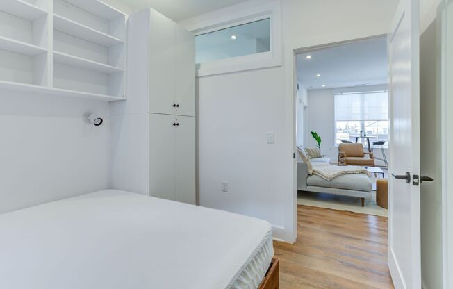 1 bed, 1 bath, 110 sqft, $1,490