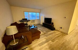 2 beds, 1 bath, $1,395, Unit 204