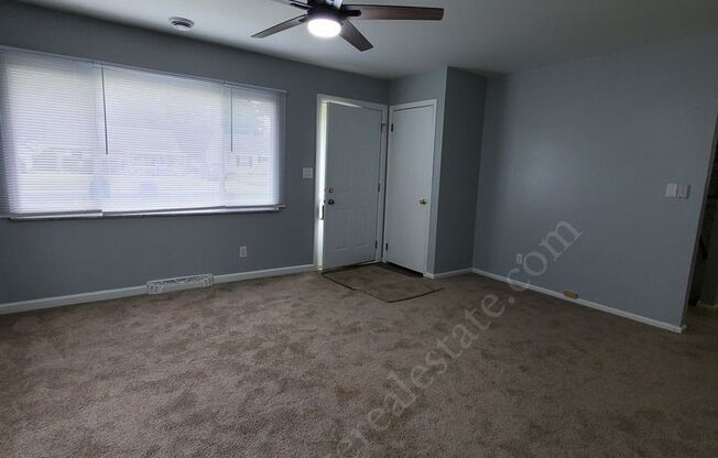 3 beds, 1 bath, $1,300