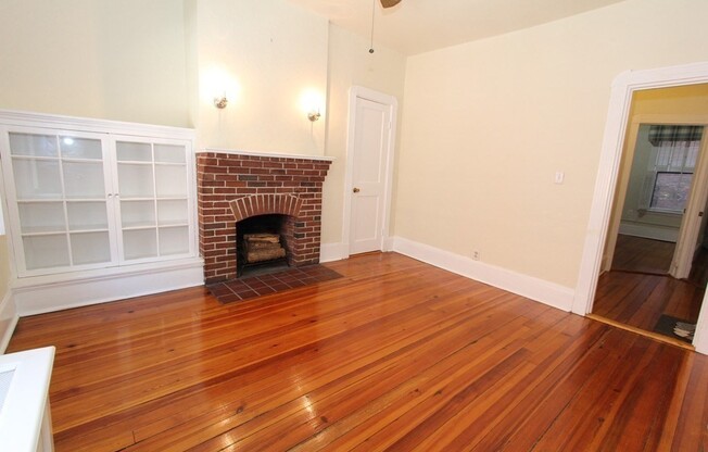 4 PHILLIPS ST