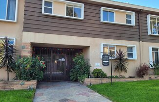 1347 N ALTA VIS BLVD