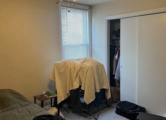 2 beds, 1 bath, 1,000 sqft, $2,300, Unit 2