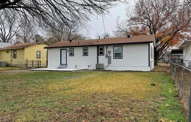 1137 RANCHO DR