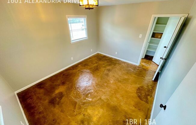 1601 Alexandria Dr