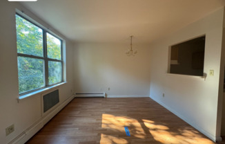 2 beds, 1 bath, $2,900