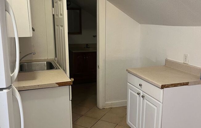 1 bed, 1 bath, 700 sqft, $725