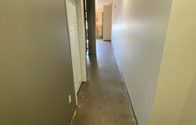 1 bed, 1 bath, 885 sqft, $850, Unit 520