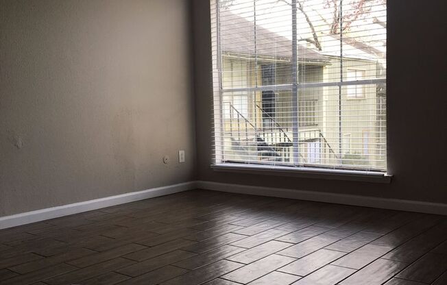 2 beds, 2.5 baths, $975, Unit # 901